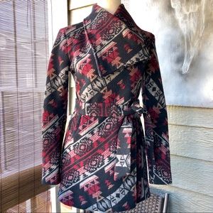 Coat for Ladies! Figure Flattering! Size Small